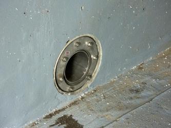 Montáž průchodky mezi vanami 3/3